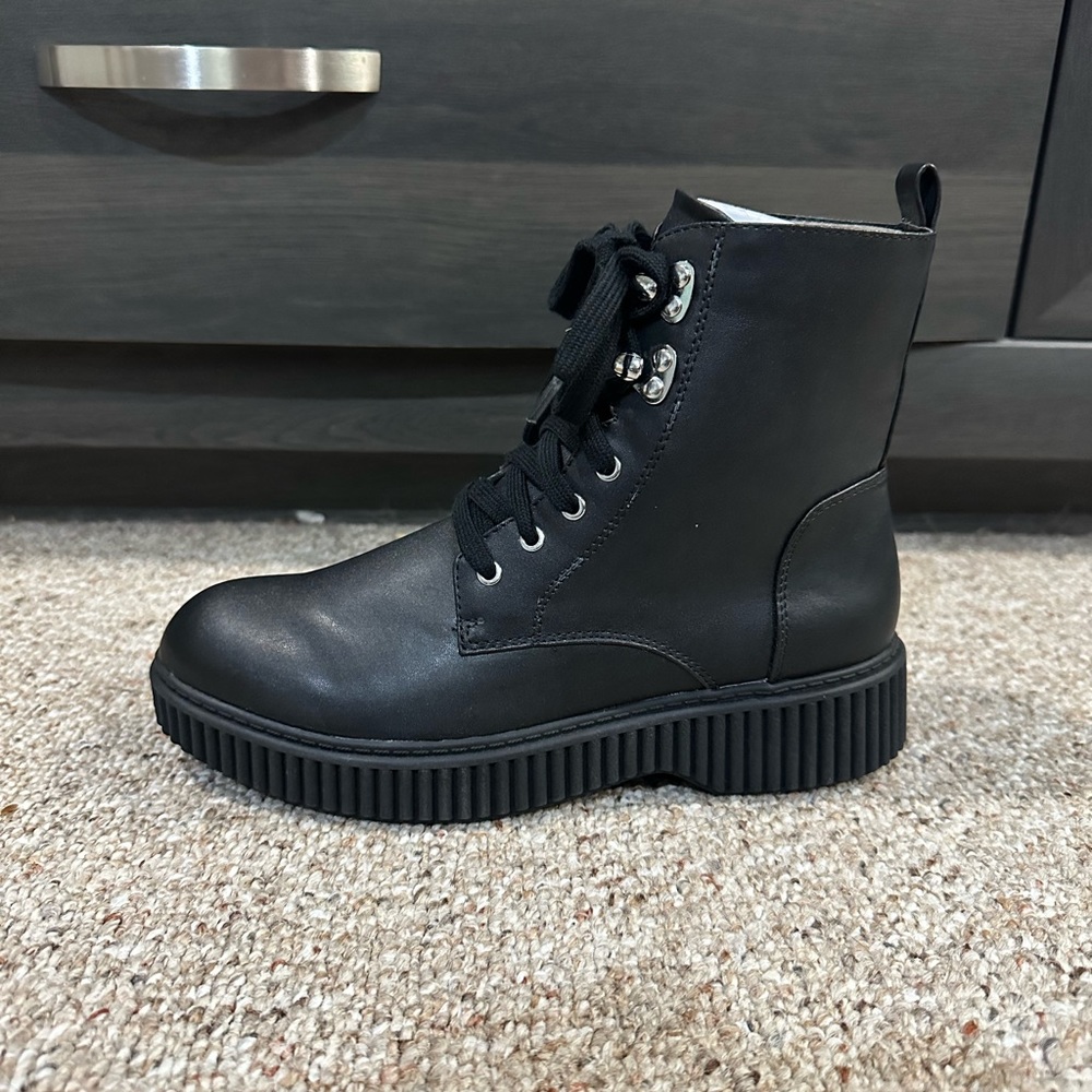 NEW Le Chateau Ankle Boots